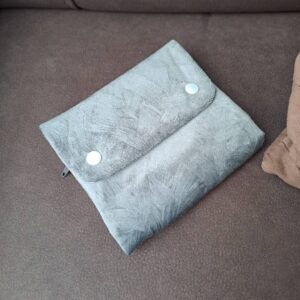 etui à brosse à dents gris